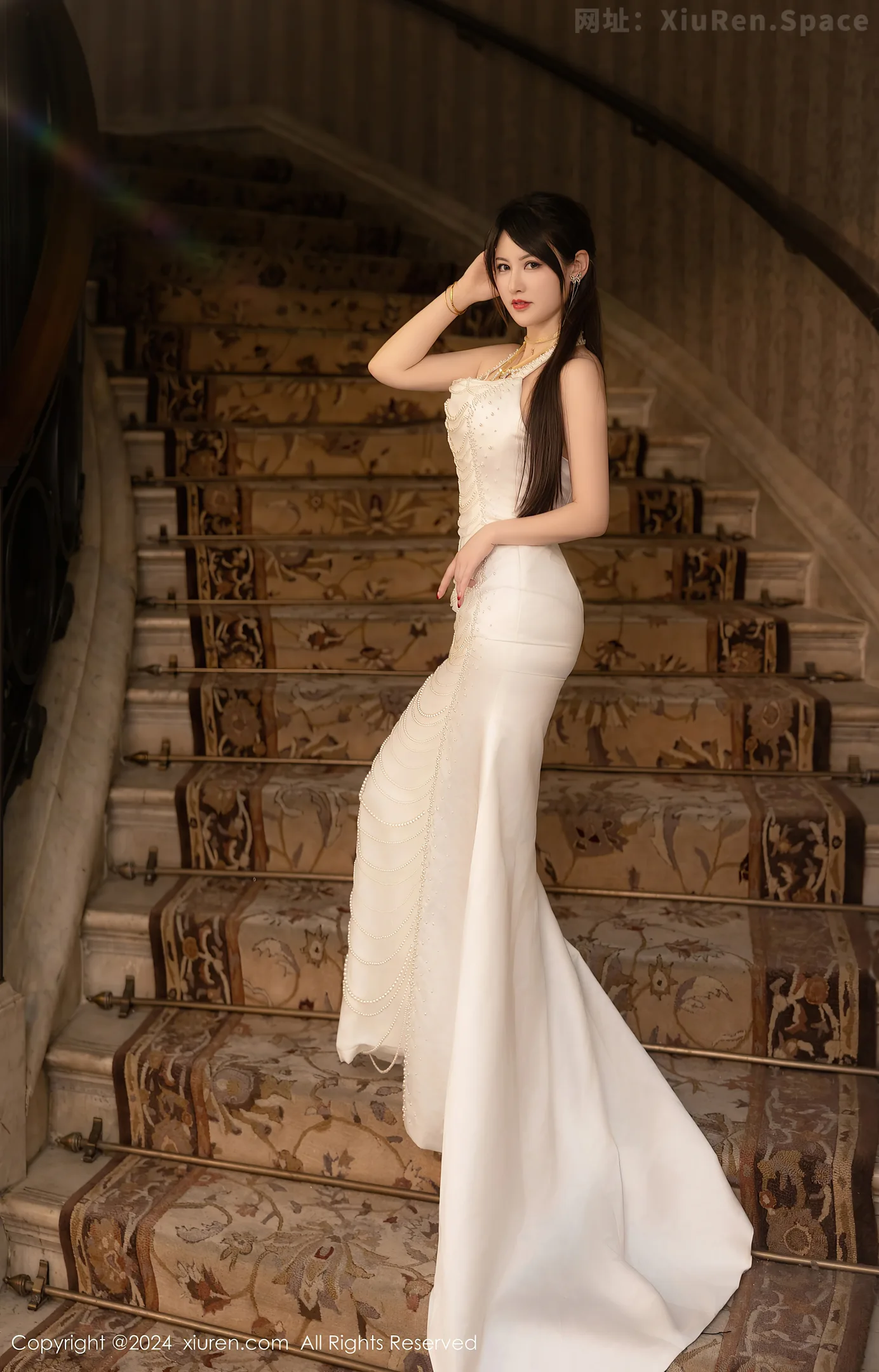 图片[3]-[XiuRen秀人网]VOL.8436 模特诗诗kiki白色吊带短裙露粉色内衣配黑丝袜秀惹火身材诱惑写真83P-秀人网官方网站